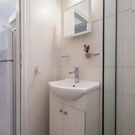 Stefanias Apartament *